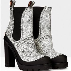 Hunter cracked leather heels